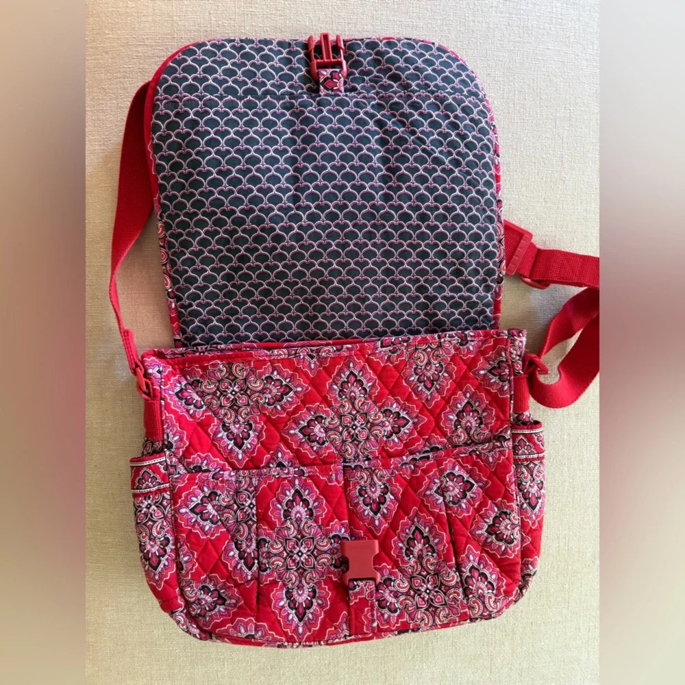 Vera Bradley frankly Scarlett messenger bag